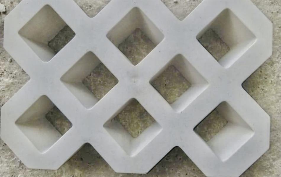 GẠCH TRỒNG CỎ 8 LỖ B&Oacute;NG