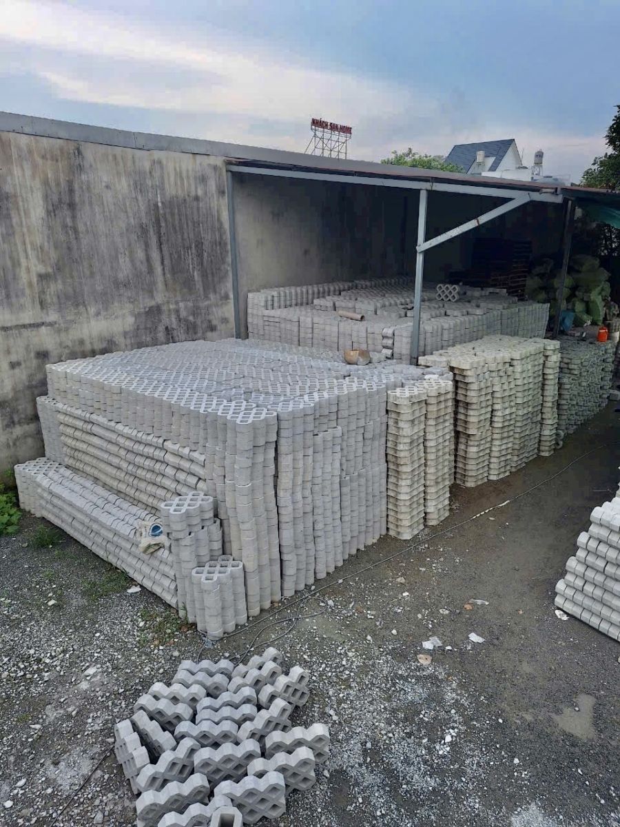Xưởng Sản Xuất Gạch Bê Tông Lam Chữ Z